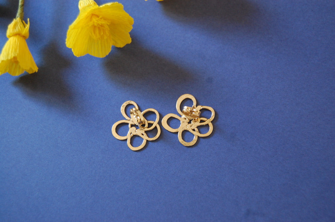 Boucles d'oreille JE T'AIME UN PEU BEAUCOUP - pâquerettes