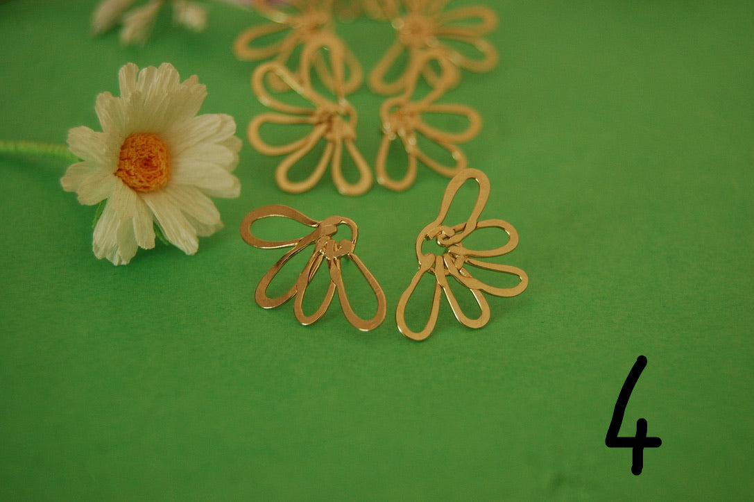 Boucles d'oreille JE T'AIME UN PEU BEAUCOUP - marguerites