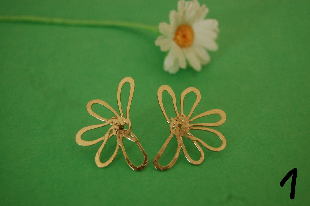 Boucles d'oreille JE T'AIME UN PEU BEAUCOUP - marguerites