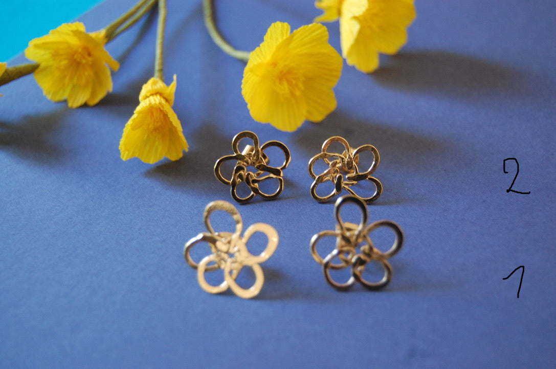 Boucles d'oreille JE T'AIME UN PEU BEAUCOUP - pâquerettes