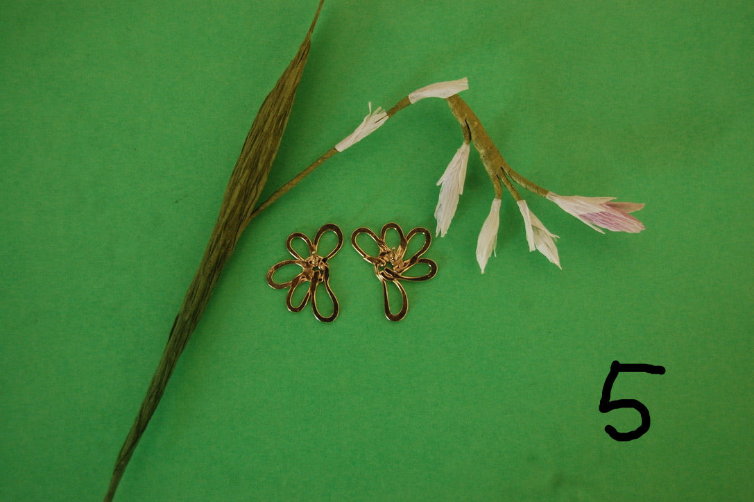 Boucles d'oreille JE T'AIME UN PEU BEAUCOUP - marguerites