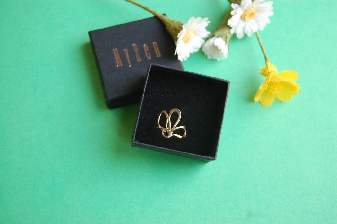 Boucles d'oreille JE T'AIME UN PEU BEAUCOUP - autour du doigt