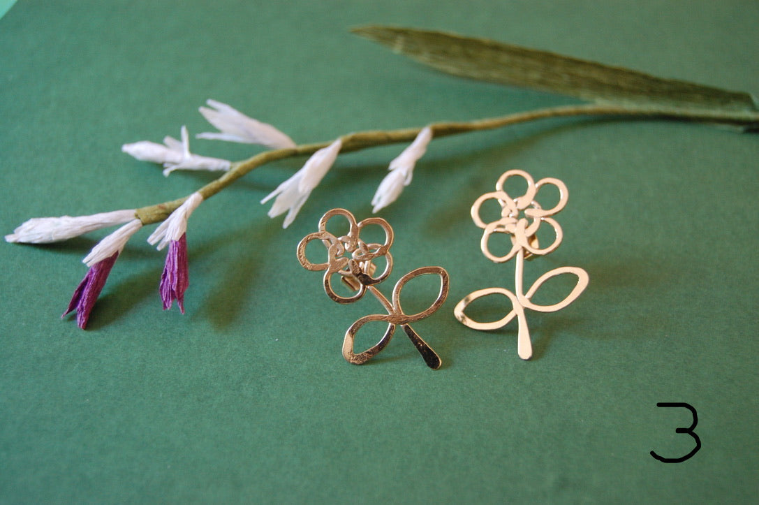 Boucles d'oreille JE T'AIME UN PEU BEAUCOUP - fleurs d'enfants